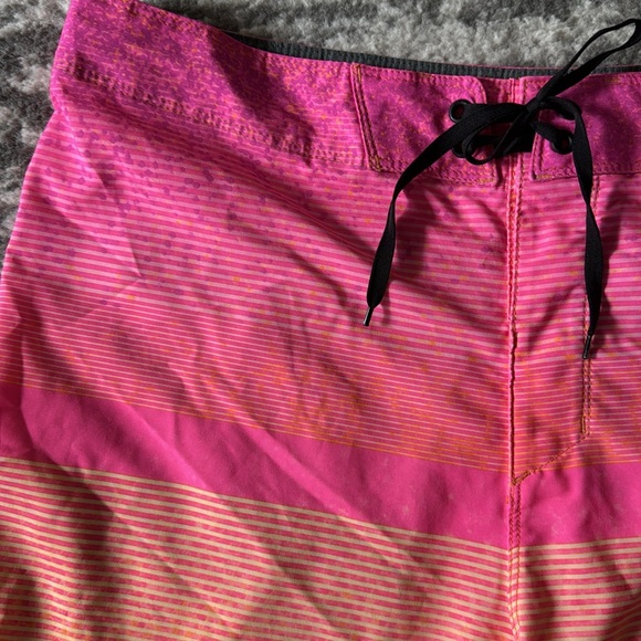 Hurley Men's Pink and Orange Swim Shorts - Picture 3 of 7